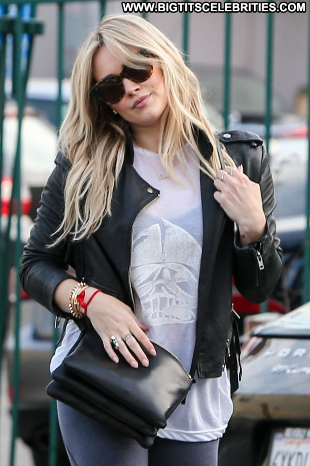 Hilary Duff Beverly Hills Celebrity Babe Beautiful Paparazzi Posing