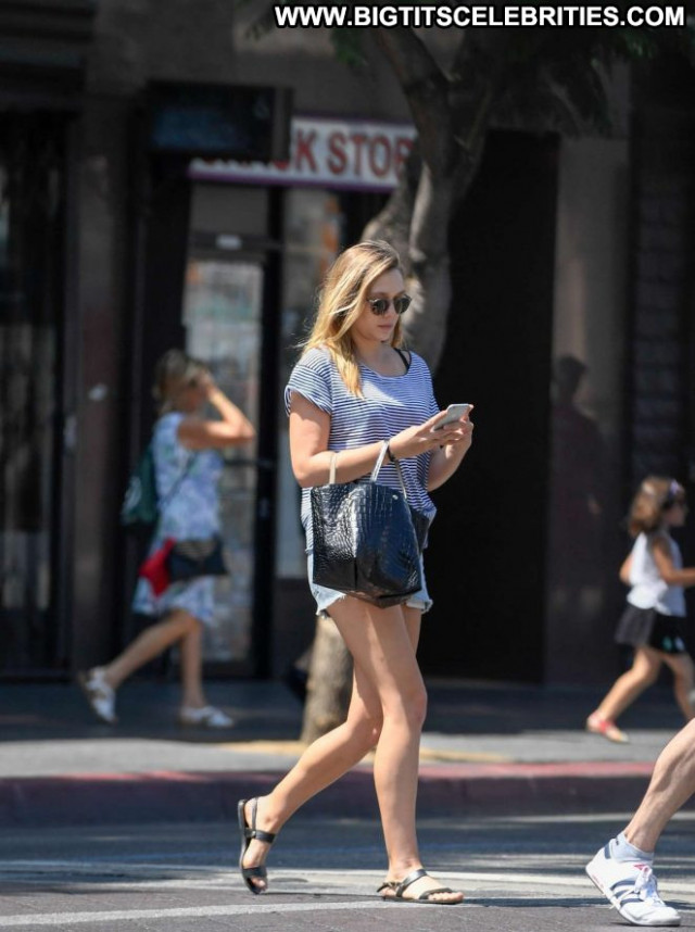 Elizabeth Olsen Babe Posing Hot Shorts Celebrity Paparazzi Beautiful