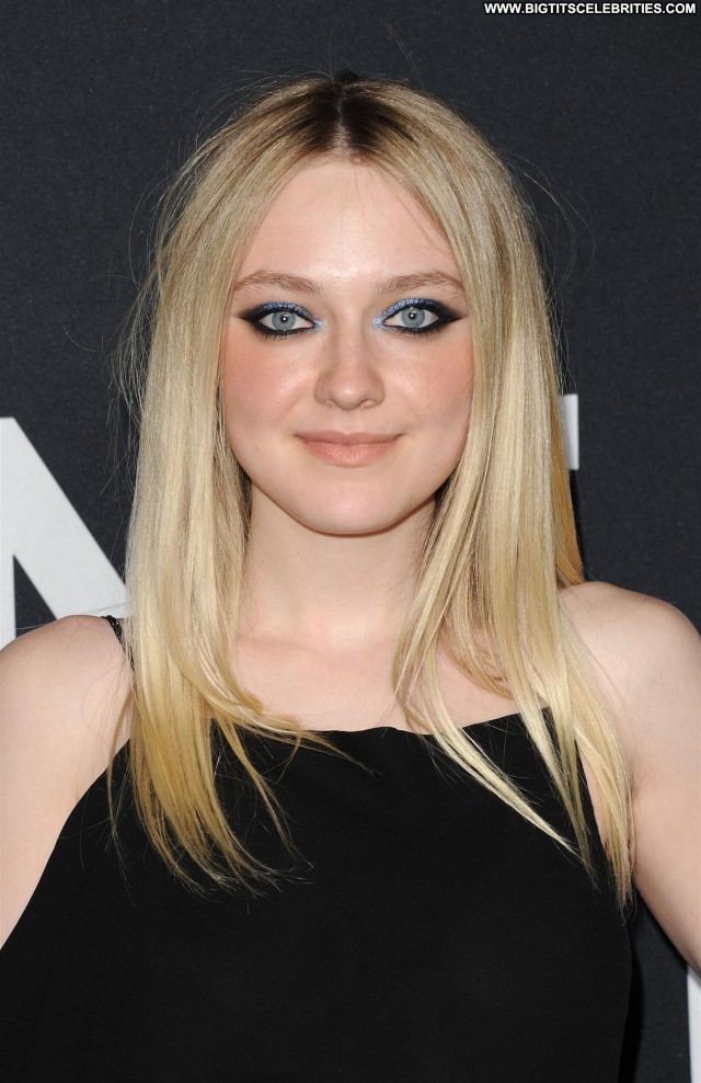 Dakota Fanning Los Angeles  Posing Hot Stunning Celebrity Doll Cute