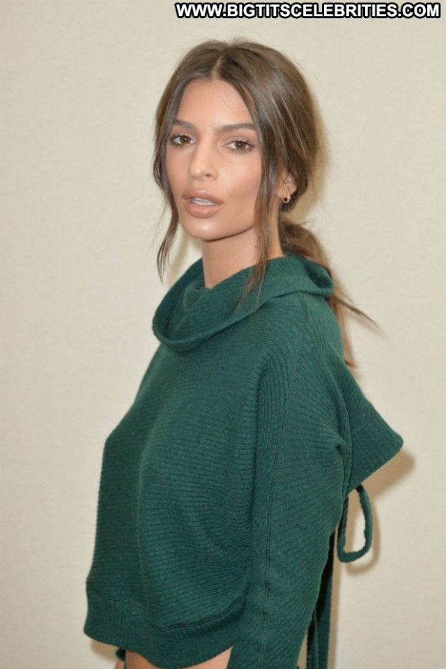 Emily Ratajkowski Fashion Show Beautiful Posing Hot Celebrity Fashion